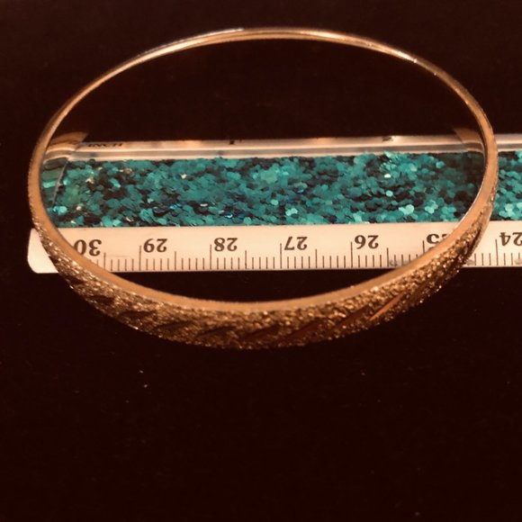 Monet Vintage Etched Gold Tone Bangle Bracelet Bold Gold - Picture 9 of 11